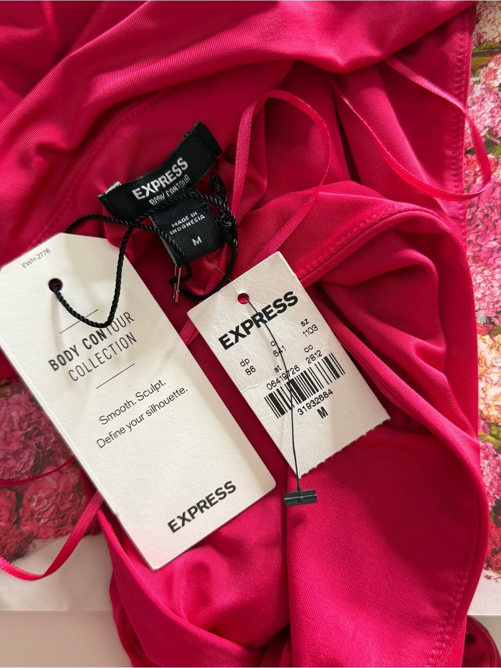 NWT Express hot pink Body Contour cropped halter top - Picture 15 of 16